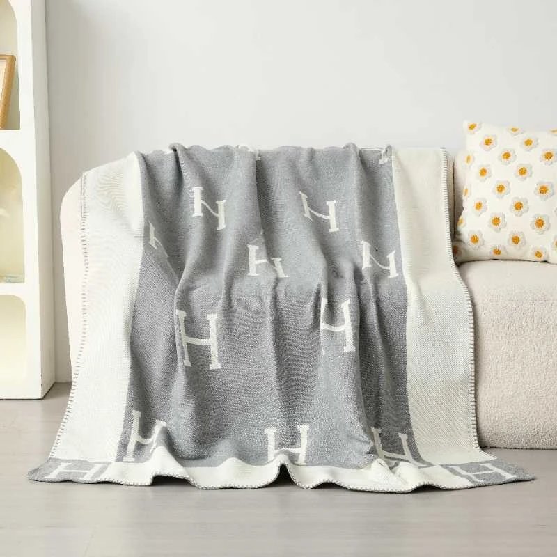 Light Luxury Camping Blanket Air Conditioning Blanket Fleece Blanket Office Nap Blanket Flannel Blanket Nap Blanket H New Style Travel