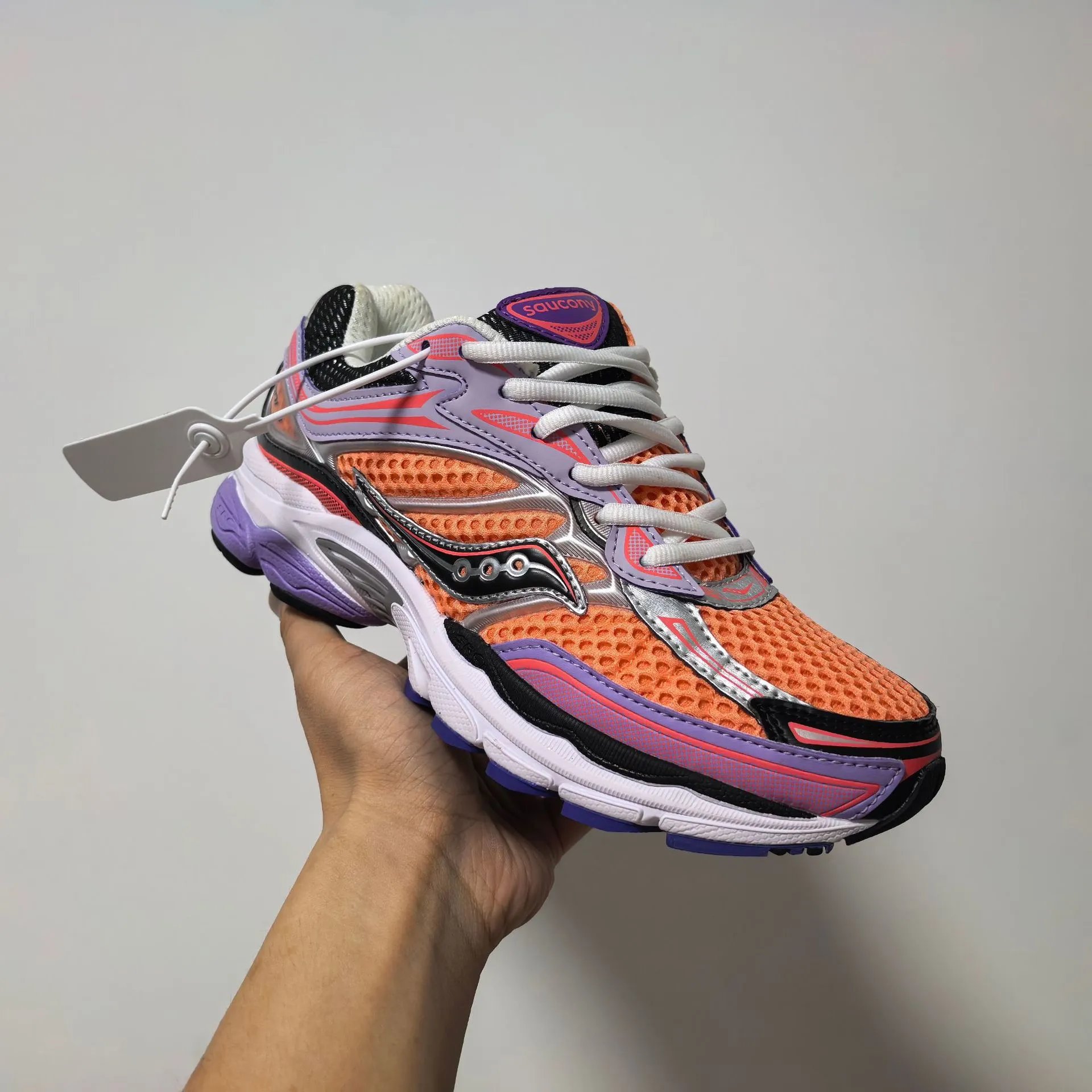 Full-Thrust 9 Outdoor Running Shoes Cushioned Wear-Resistant Thick Sole Men's Women's (Customized, Non-Returnable for Non-Quality Issues) WhatsApp +17720821250