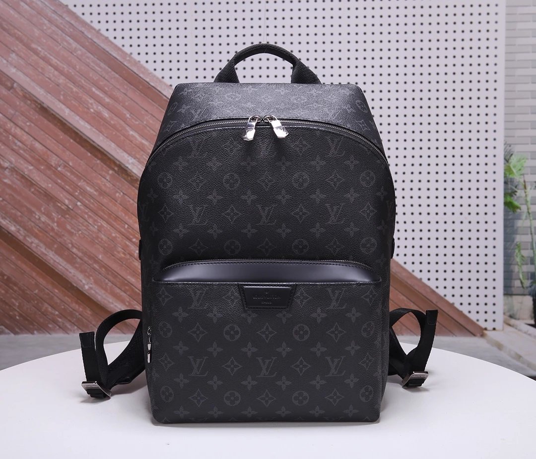 Upgraded version quality upgrade model: M43186; Latest, original development 👏👏 The style is casual yet exquisite, and this Apollo backpack is made of soft Monogram Eclipse coated canvas fabric, which is an ideal combination of style and functionality Featuring a range of unique design details ..