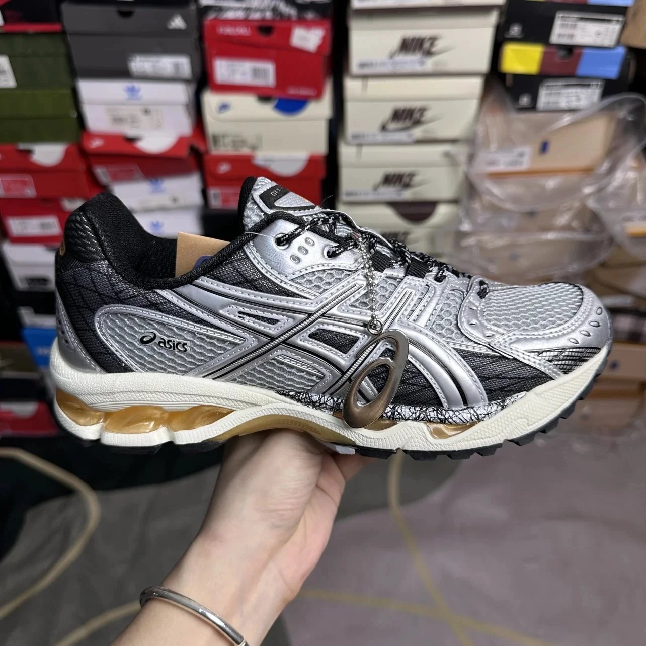 Asics Gel-Nimbus 10.1 Outdoor Running Shoes