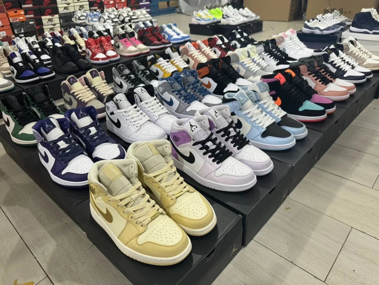 Nike Air Jordan 1 Mid Basketball Shoes