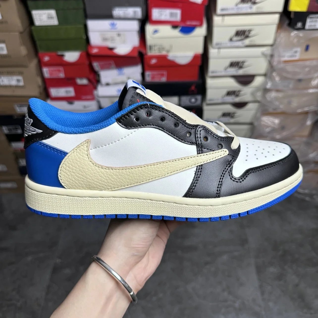 Travis Scott x Air Jordan 1 Low Fragment Sneakers