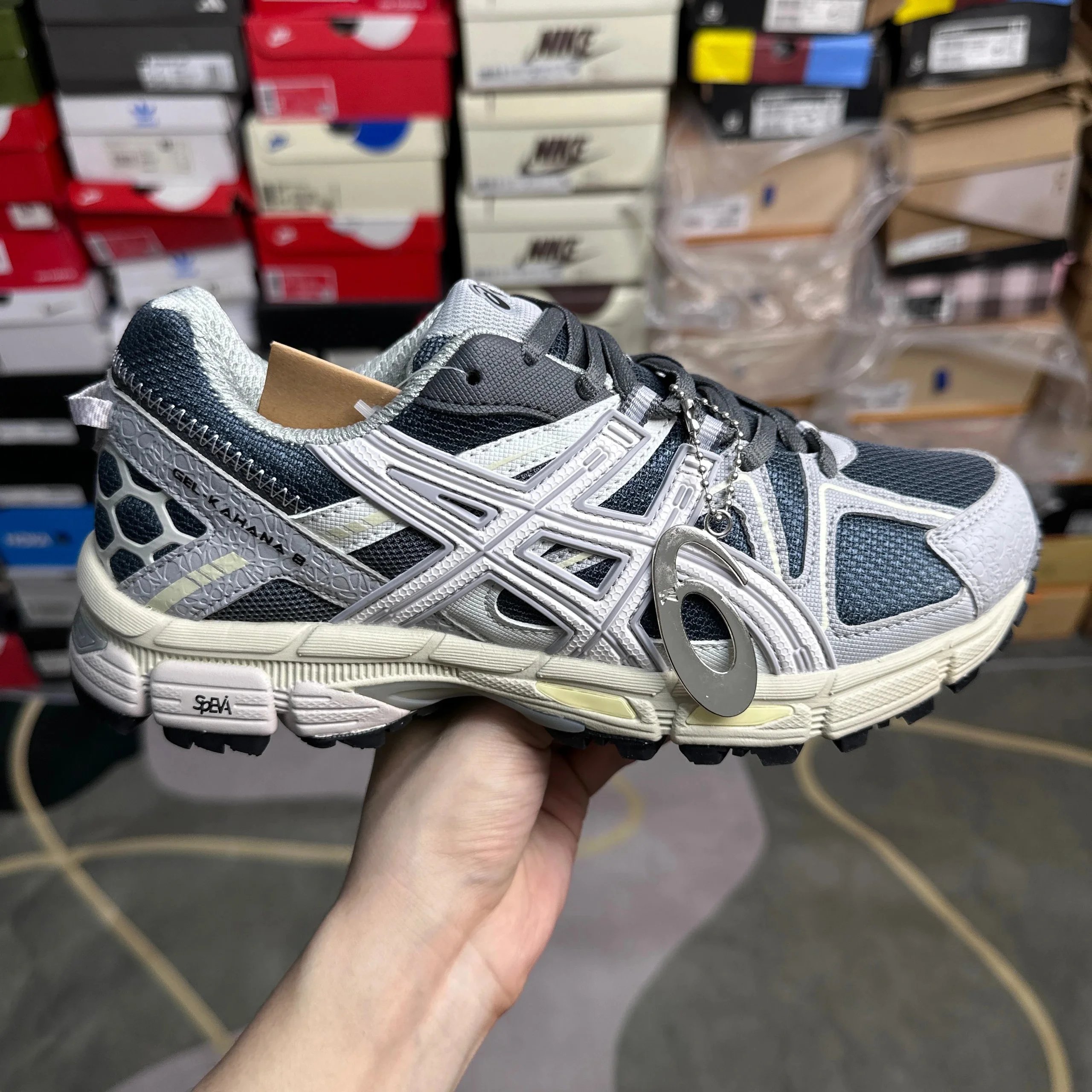 ASICS GEL-Kahan 8 Running Shoe