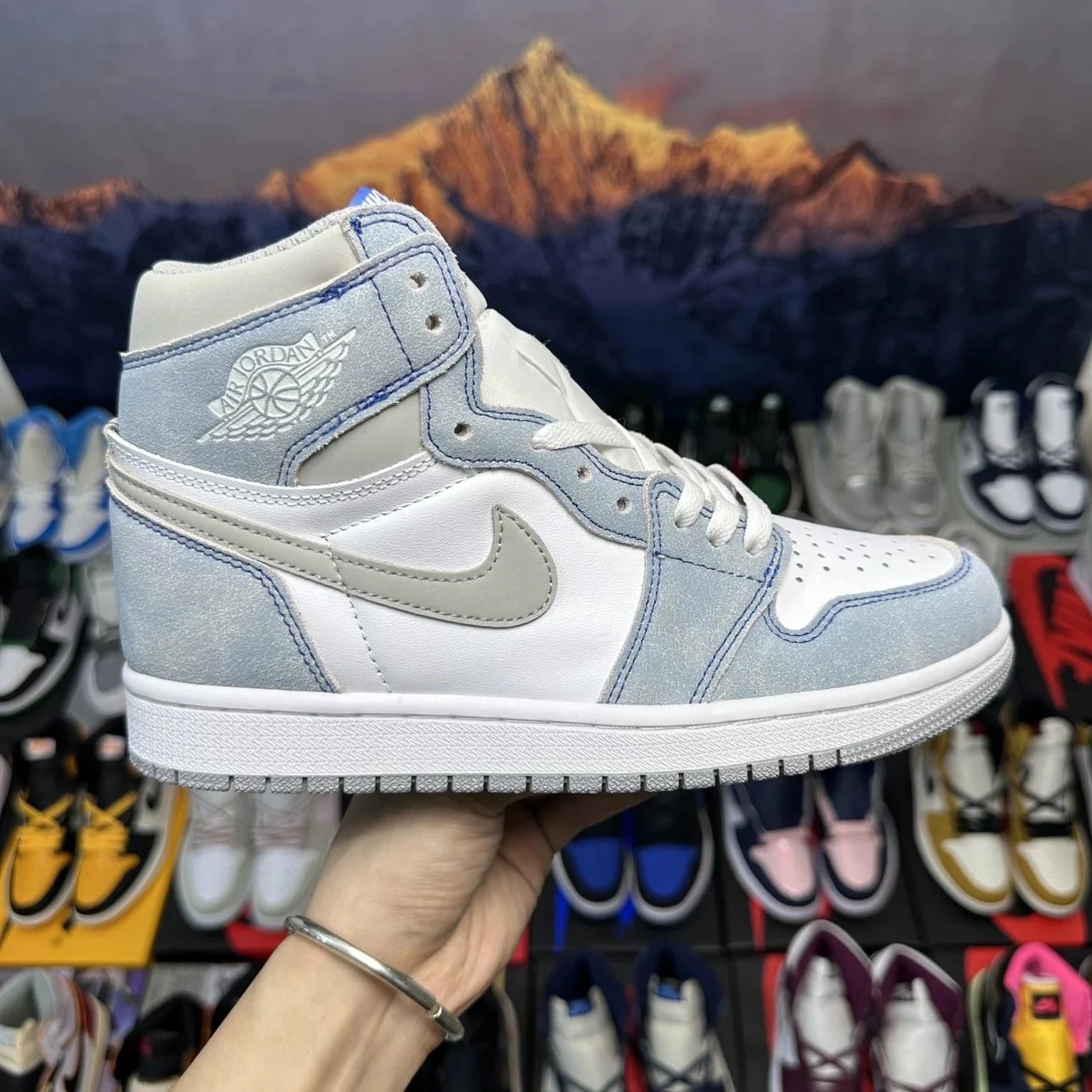 Nike Air Jordan 1 High Tie Dye White Blue Sneakers