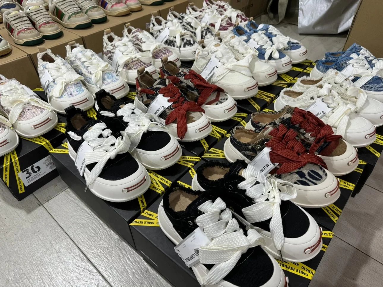 SMILEREPUBLIC Thick Sole Canvas Low Top Sneakers