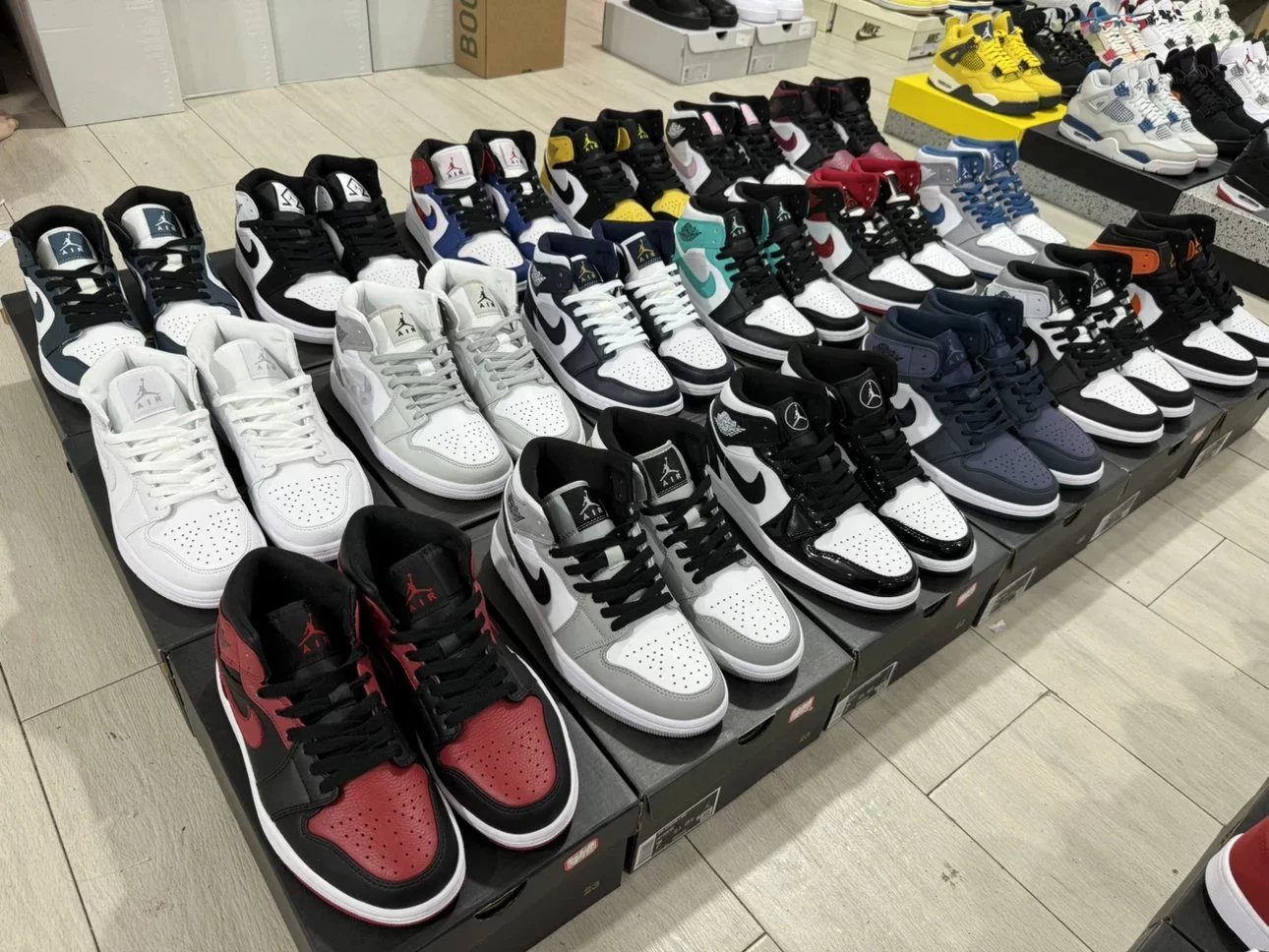 Nike Air Jordan 1 Mid Genuine Leather Basketball Shoes