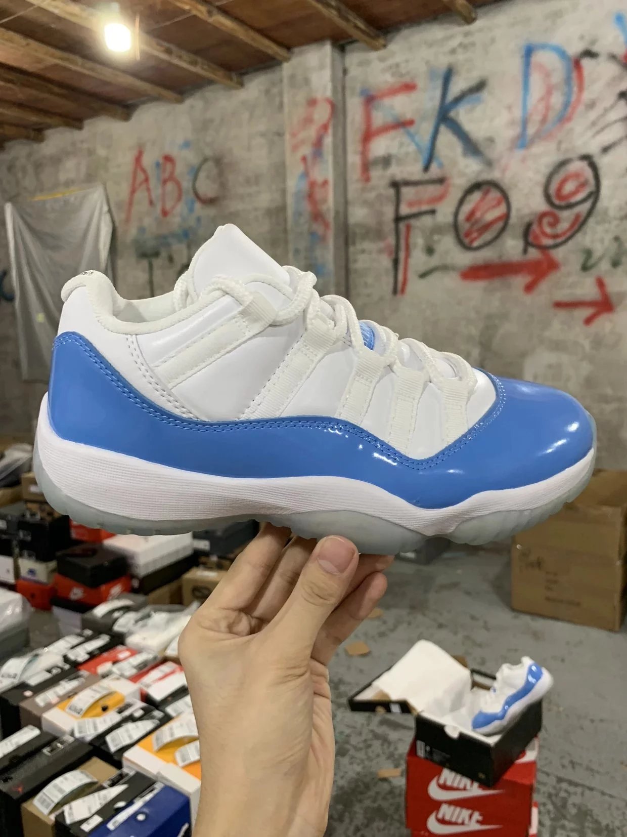 Air Jordan 11 Low UNC Basketball Shoes