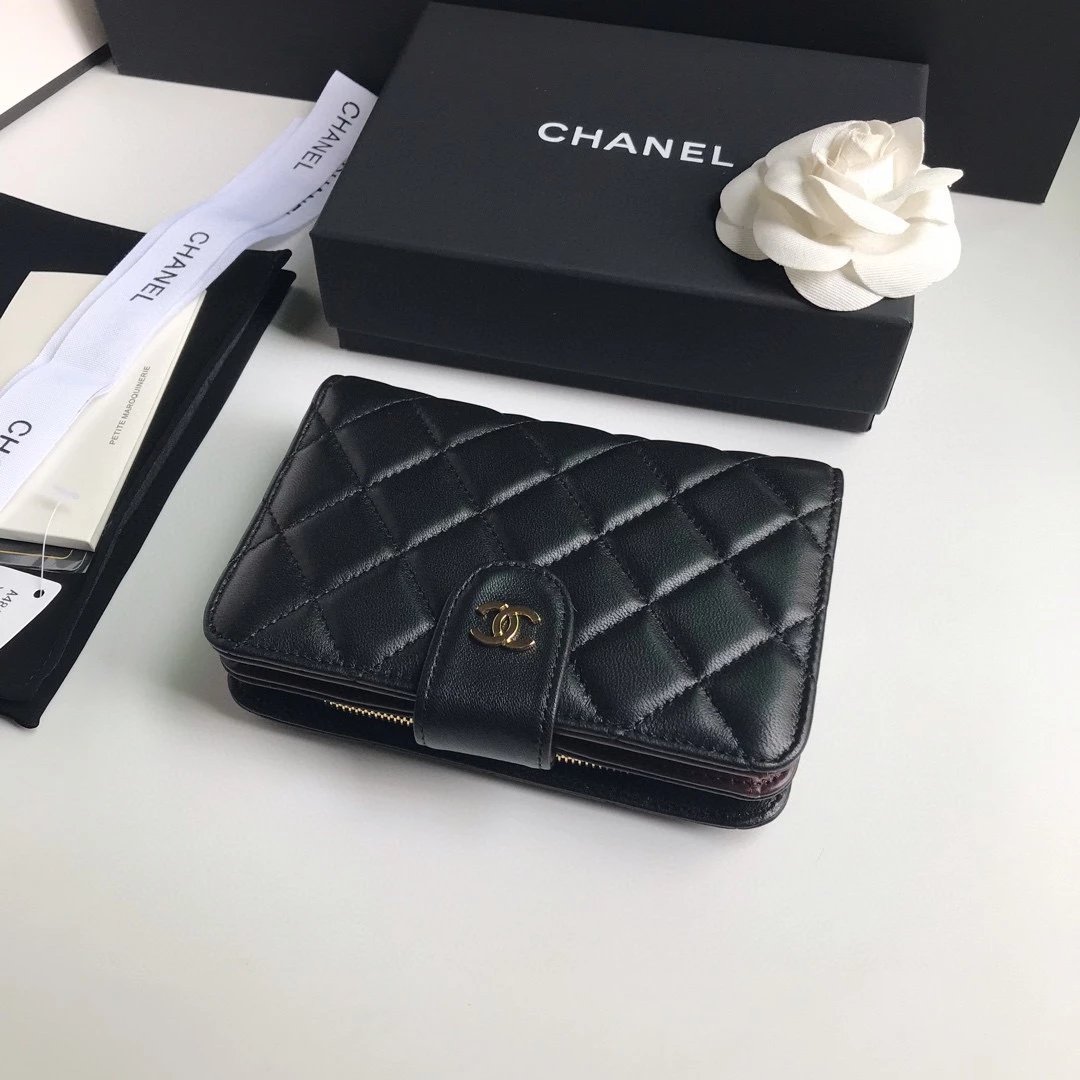 CHANEL Style A48667 Top Original Order Genuine Leather Hardware, Original Order Quality! Exquisite Details! Full Set Packaging! Dimensions 15-10-3cm Color Gold Calfskin.