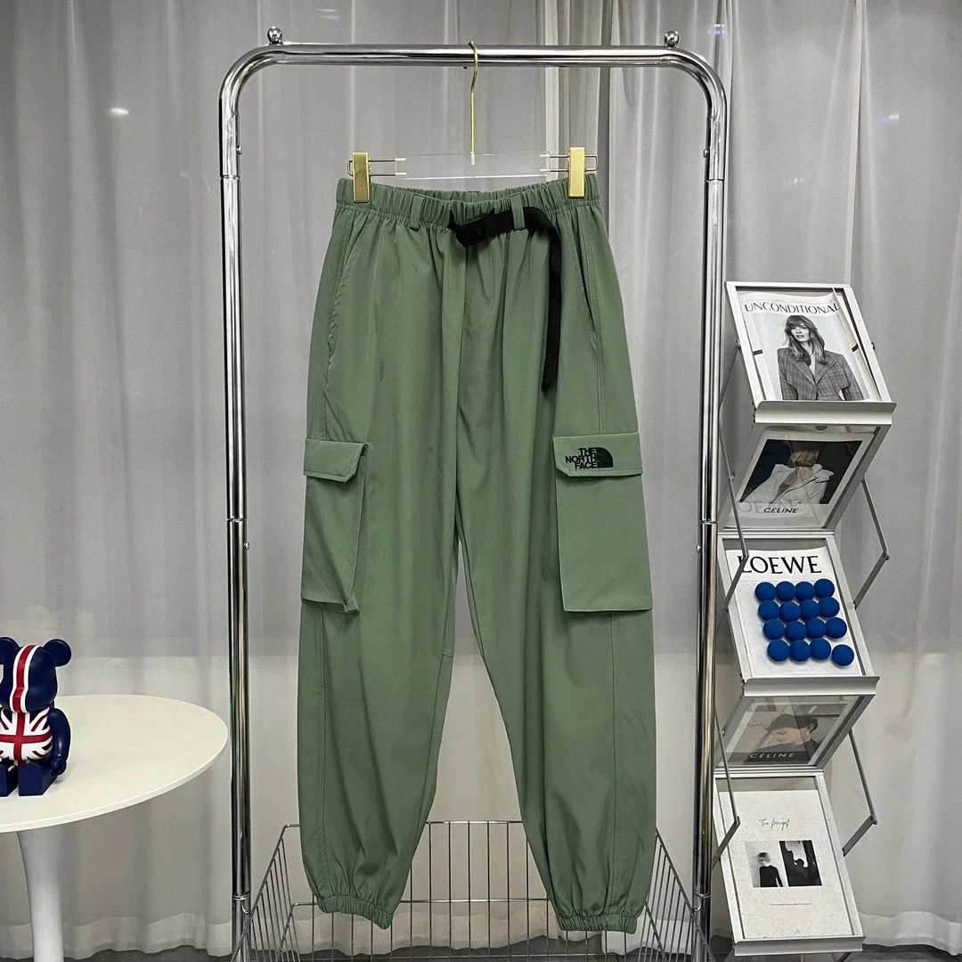 The North Face Trousers Cargo jogger with elasticated cuffs and web belt image 3