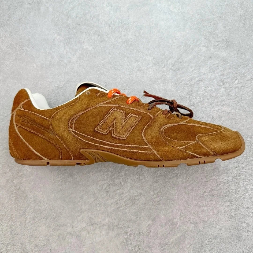 Miu Miu New Balance 530 · 3