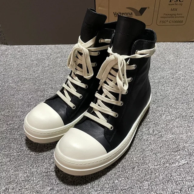 Unbranded Sneakers High-Top Leather Lace-Up with Contrast Toe Caps product detail image 1