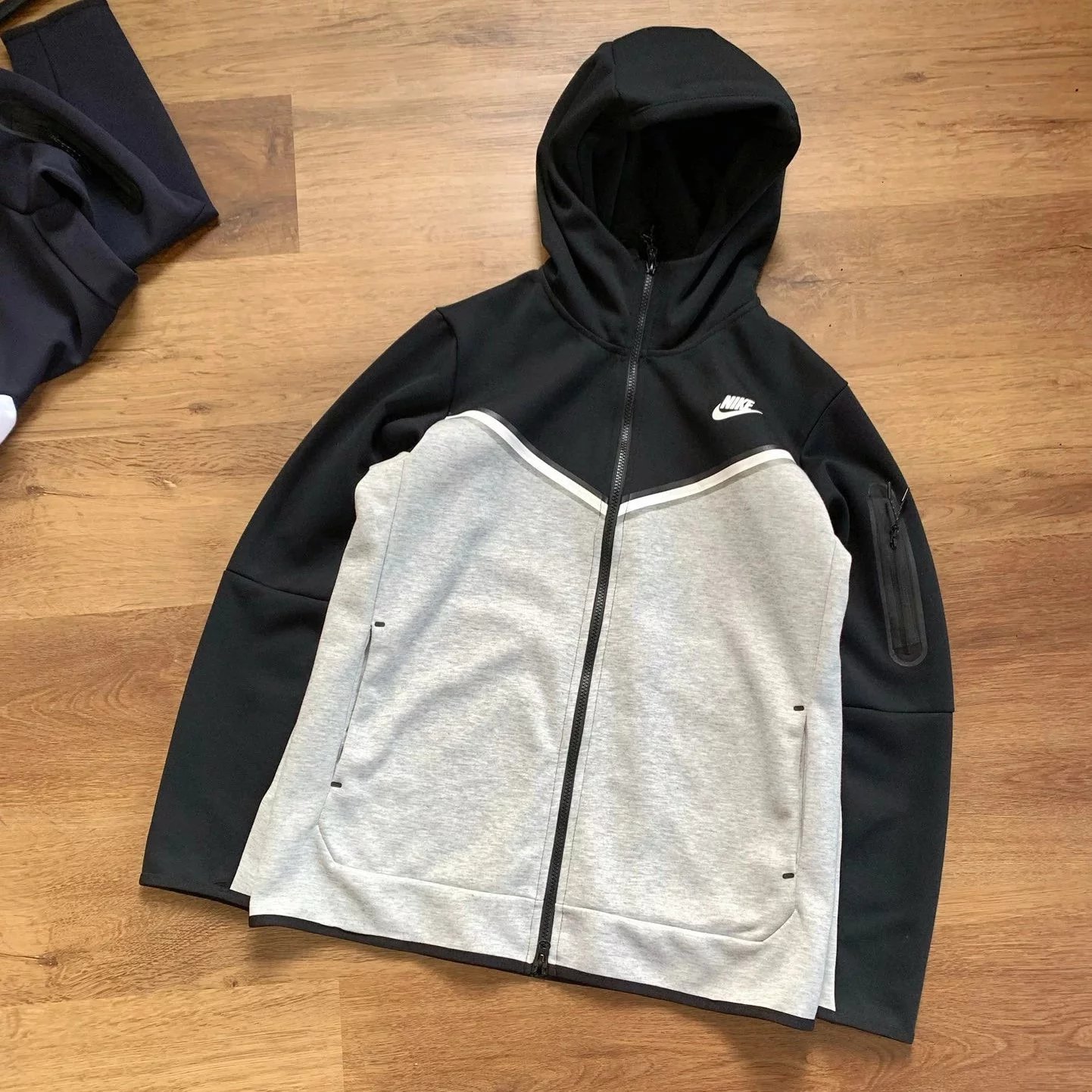 Black & Grey (Top)
