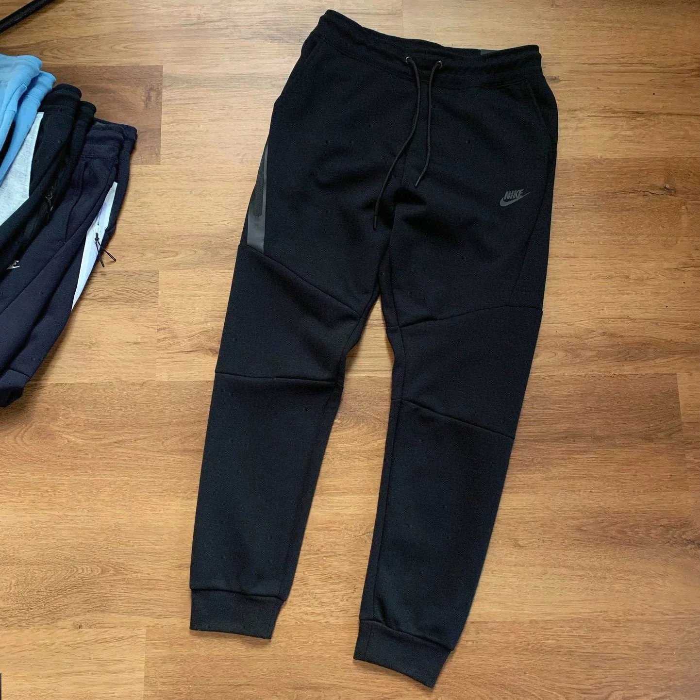 Black (Pants)