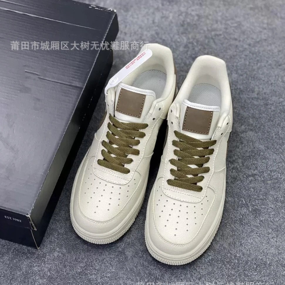 Nike White Low Top S