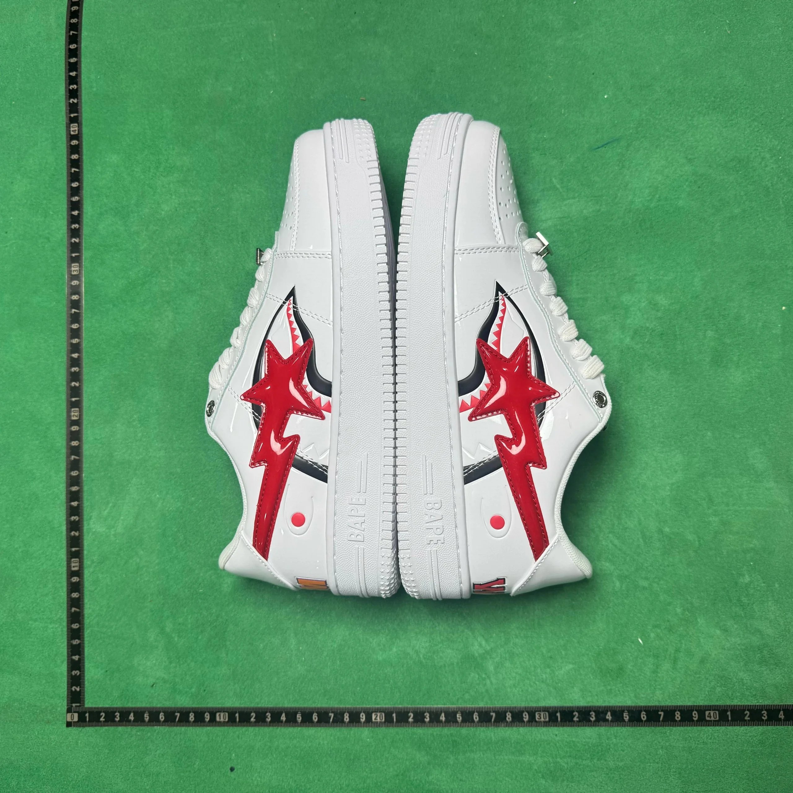 No. 3 Red and White 191 004