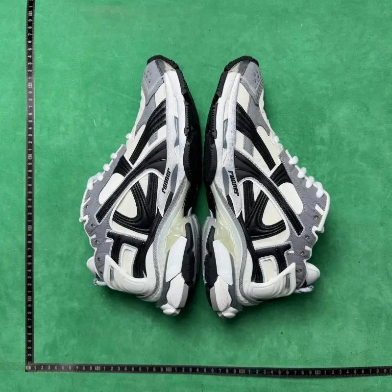 Balenciaga Runners Link 2 11