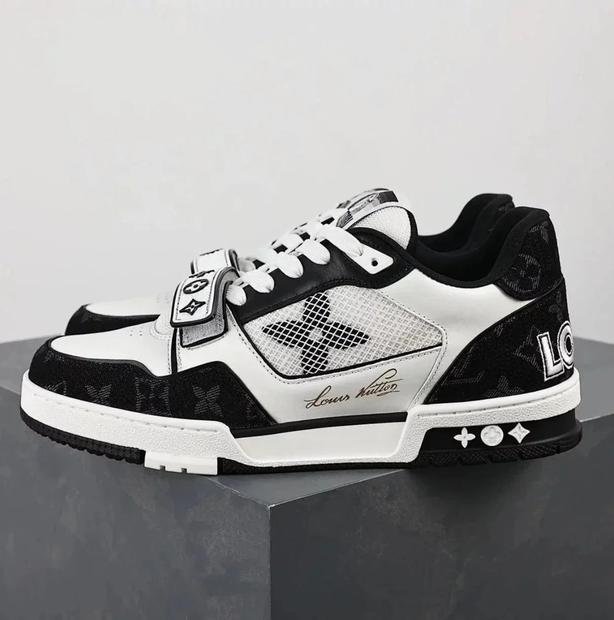 Black (Velcro)