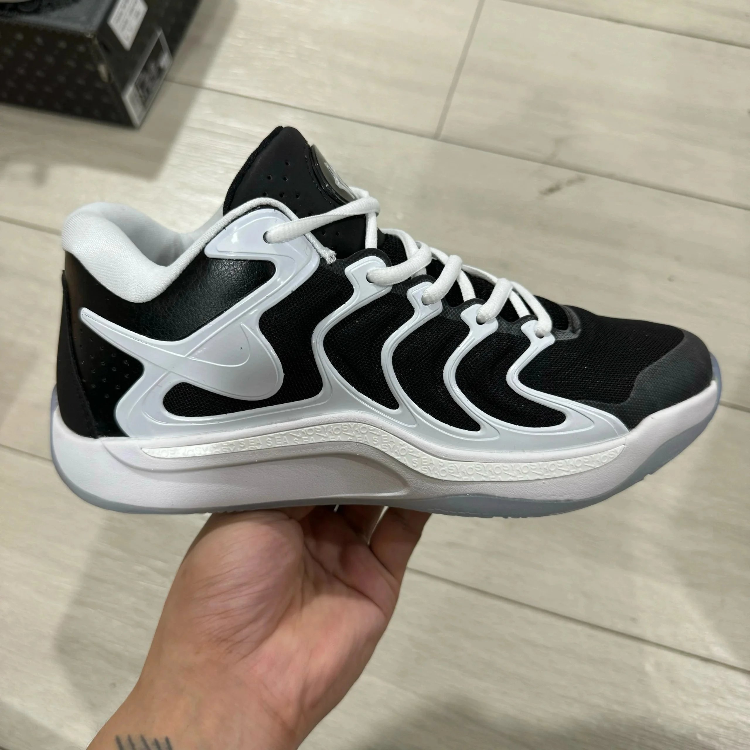 Basketball Shoes KD 17 — Blue and white colorway — USFans Spreadsheet photo