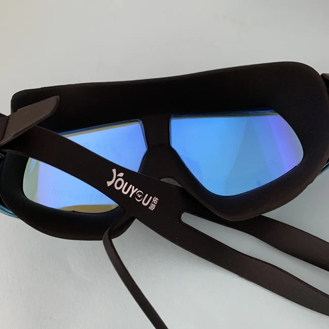 成人儿童款都有,自带耳塞:佑游 男女 时尚平光高清防雾护眼泳镜 带