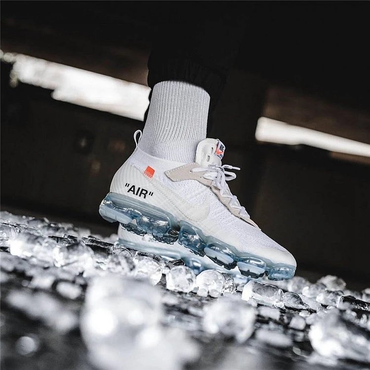 VaporMax 2.0 White AA3831-