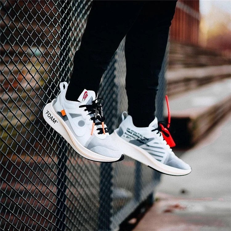 Zoom Fly AJ4588-100