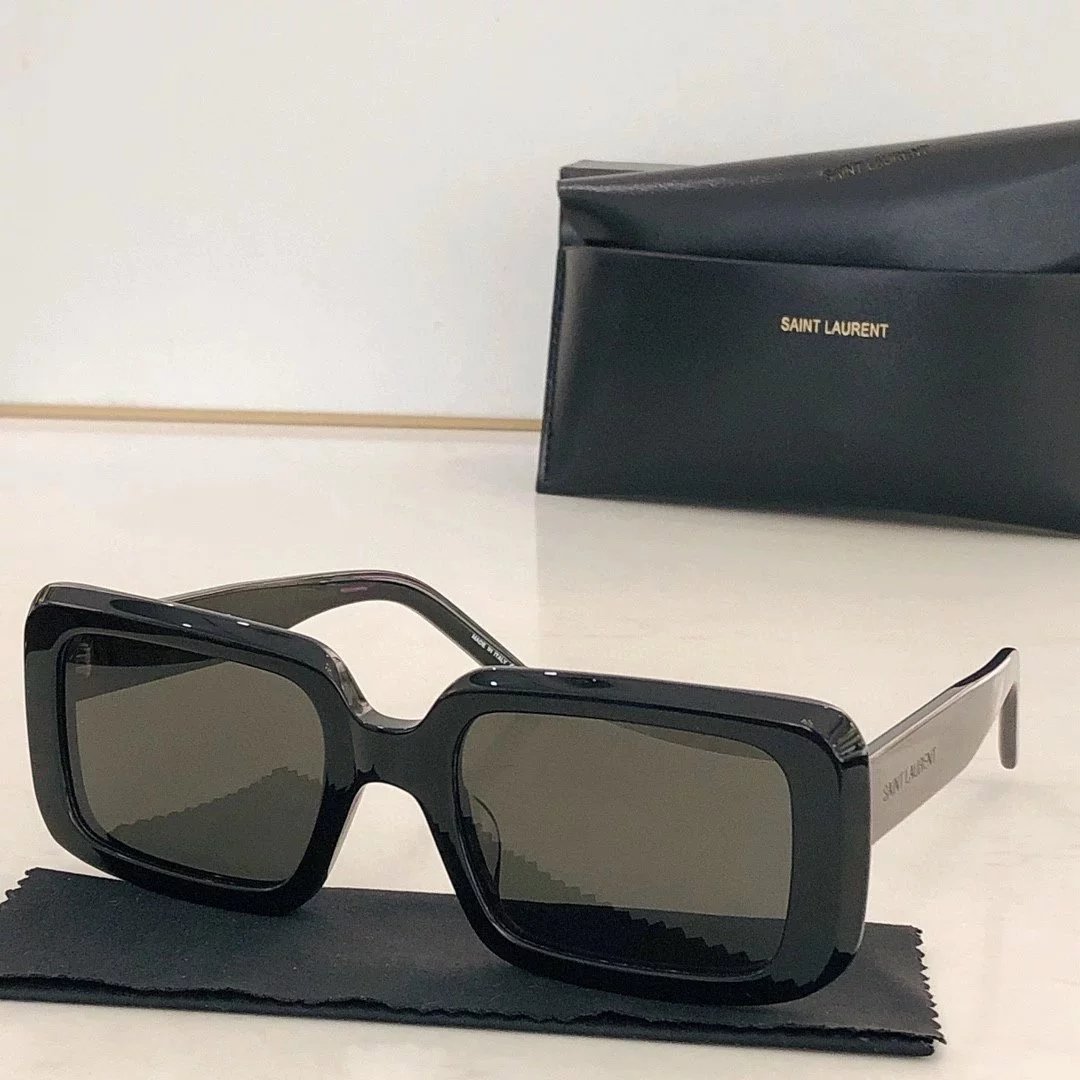 SAINT LAURENT 圣罗兰太阳镜墨镜 YSL  SL534正方框墨镜推荐 修饰方圆脸型 作为墨镜重度热爱者 春夏穿搭怎么能少得了它 日常佩戴率超高 Size:52-21-145?