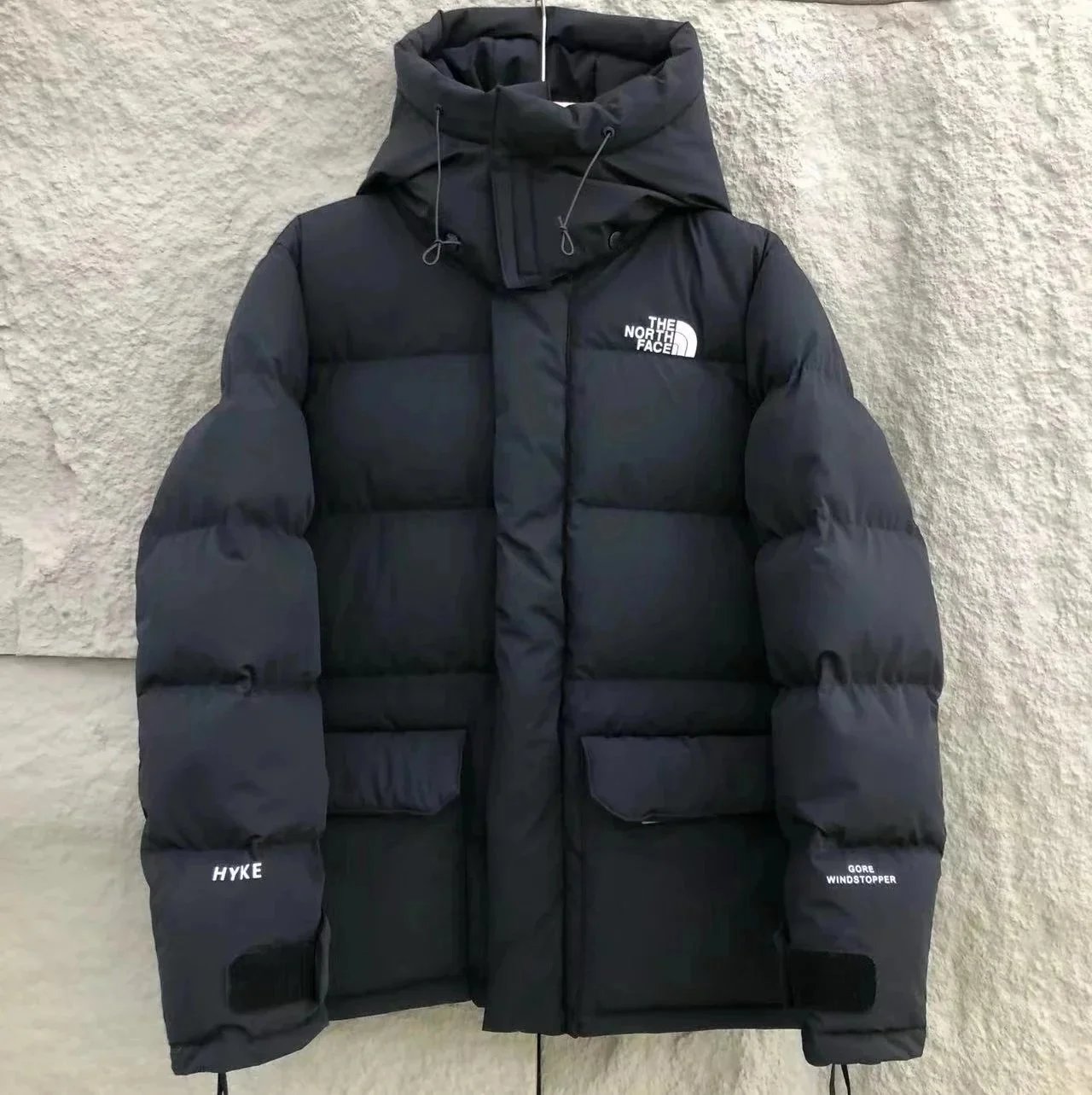 HYKE co branded black