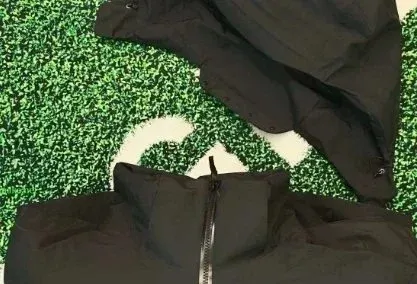 Design Black Hooded Jacket with Zipper Front Outerwear - 1
