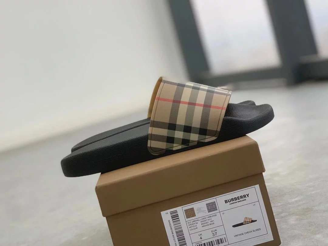 Burberry Check-Strap Slide Sandals Black - 9