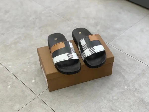 Burberry Check-Strap Slide Sandals Black - 16