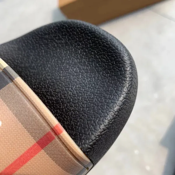 Burberry Check-Strap Slide Sandals Black - 41