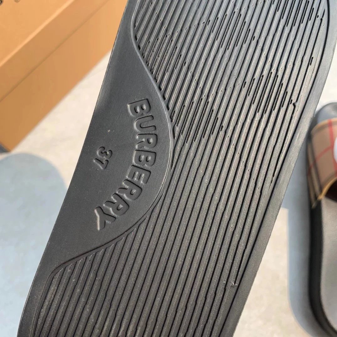 Burberry Check-Strap Slide Sandals Black - 50