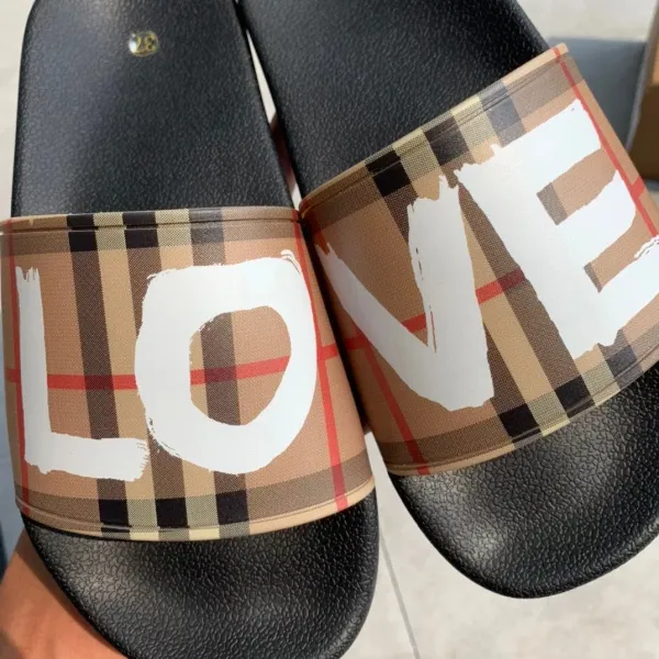 Burberry Check-Strap Slide Sandals Black - 31