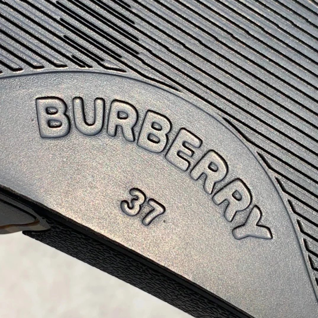 Burberry Check-Strap Slide Sandals Black - 51