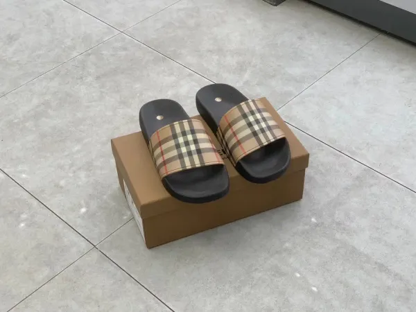 Burberry Check-Strap Slide Sandals Black - 8