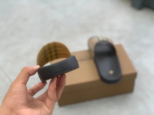 Burberry Check-Strap Slide Sandals Black - 10
