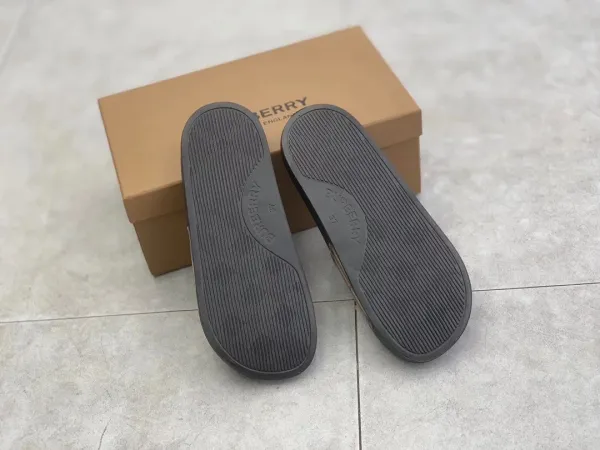 Burberry Check-Strap Slide Sandals Black - 27