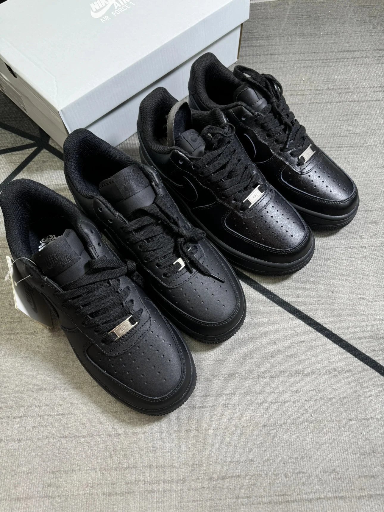 【Chunyuan Edition Factory Direct】Factory Special - Thick Cut Leather Upper, Limited Opportunity - Air Force 1 Black Knight AF1 Low-Top Unisex Casual Versatile Sneakers - Two Finishes: Matte & Glossy