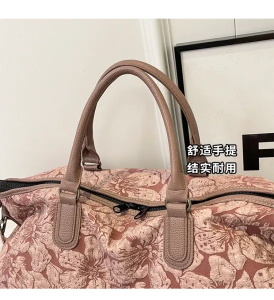 Design Floral Embossed Black Duffle Bag - 6