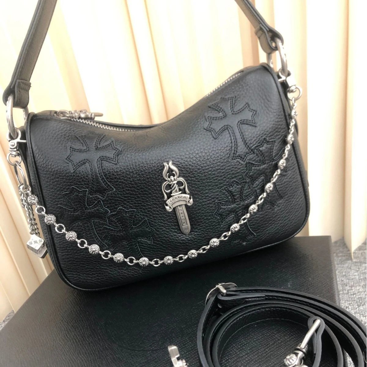 High-End Underarm Bag