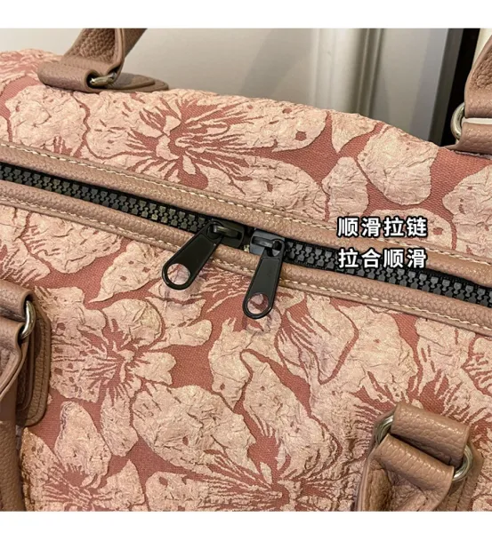 Design Floral Embossed Black Duffle Bag - 5
