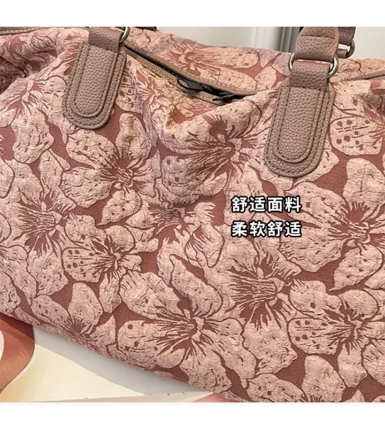 Design Floral Embossed Black Duffle Bag - 7