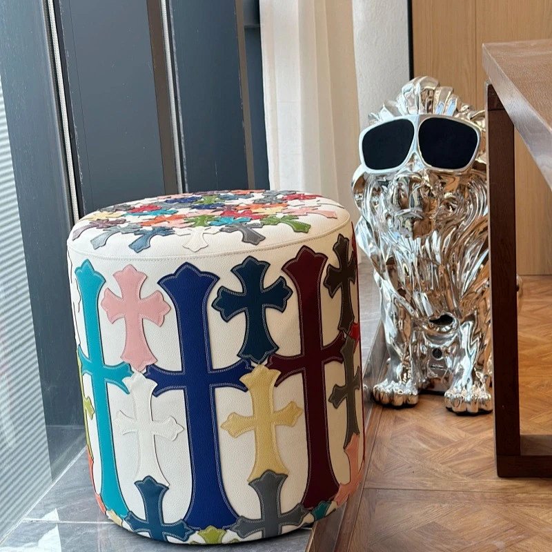 Streetwear-Style Home Decor Figurine