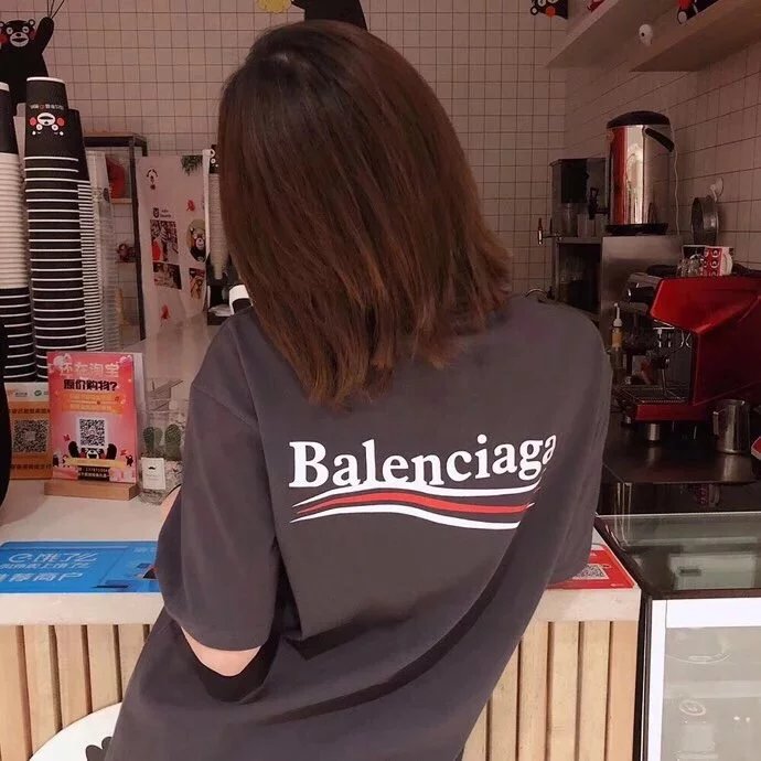 Vetements T-Shirts - Fashionable Streetwear Designs