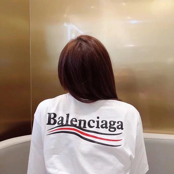 Vetements T-Shirts - Fashionable Streetwear Designs