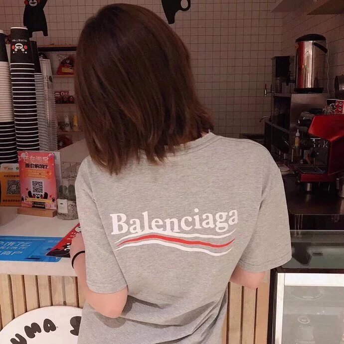 Vetements T-Shirts - Fashionable Streetwear Designs