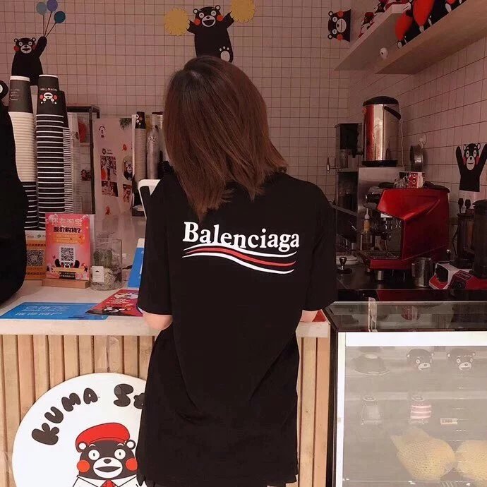 Vetements T-Shirts - Fashionable Streetwear Designs
