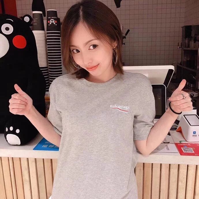 Vetements T-Shirts - Fashionable Streetwear Designs