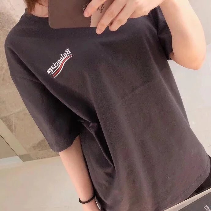 Vetements T-Shirts - Fashionable Streetwear Designs