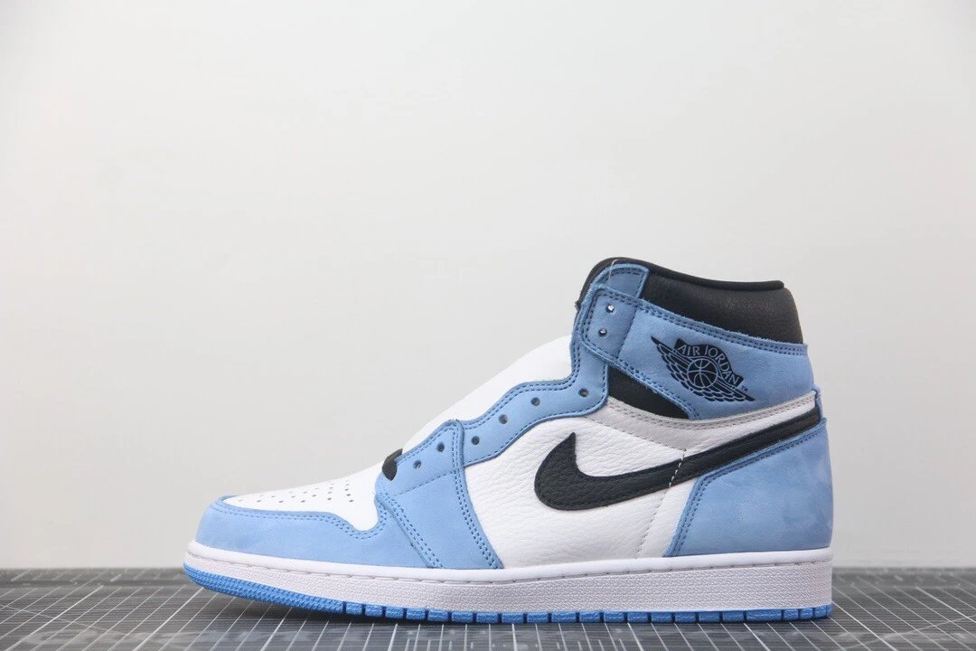 Air Jordan 1 Retro University Blue